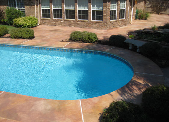 pool-deck-repair This image shows a pool with a newly resurfaced deck.